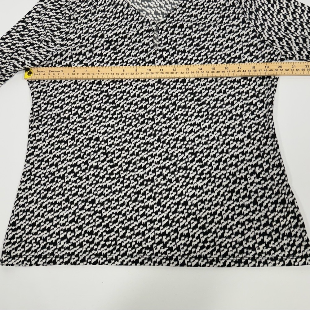Houndstooth V-Neck Tahari Black White Stretch Knit Blouse Size L Large - Picture 6 of 8